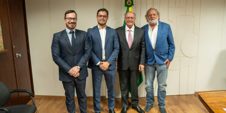 Com Alckmin, Colucci articula defesa da economia metropolitana no processo de concessão do Porto de São Sebastião