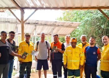 Combate a foco de incêndio termina com ação de educação ambiental na Ilha de Búzios