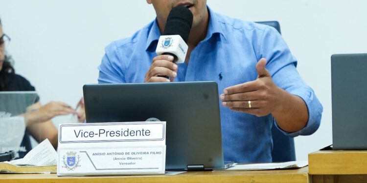 Câmara Municipal de Ilhabela debate projeto para instituir política municipal contra sexualização infantil em Ilhabela