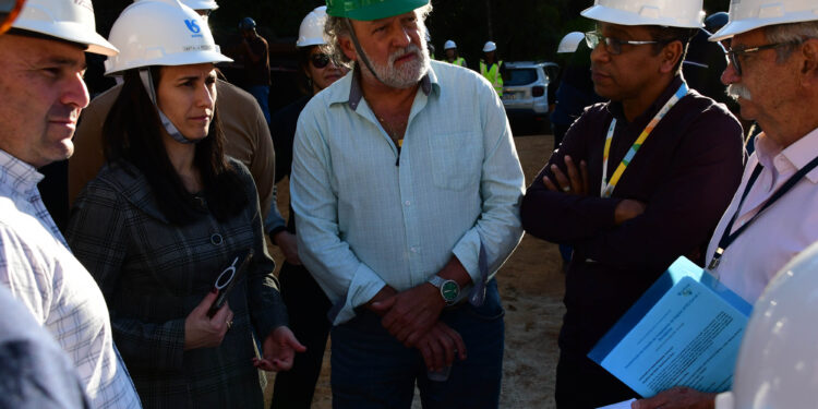 Colucci recebe secretária estadual Natália Resende e destaca investimentos em mobilidade e saneamento em Ilhabela