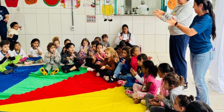 Escolas de Ilhabela promovem integração como preparativos para o Desfile de 3 de setembro