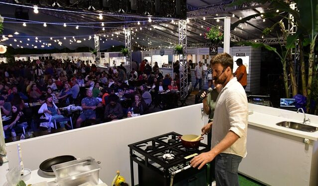 Gastronomia ao vivo: Boteco do Camarão recebe aulas-show neste final de semana