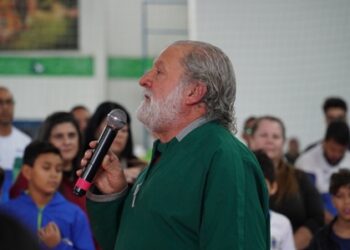 Jogos Estudantis de Ilhabela são iniciados com desfile de escolas e apresentações de danças
