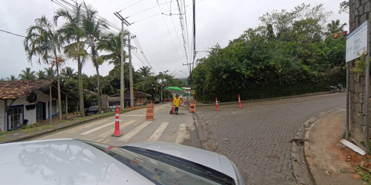 Trânsito no bairro do Bexiga terá alteração temporária devido às obras de saneamento e reurbanização na região sul de Ilhabela