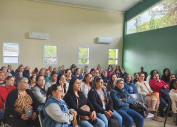 Treinamento reforça boas práticas e valoriza profissionais da alimentação escolar de Ilhabela