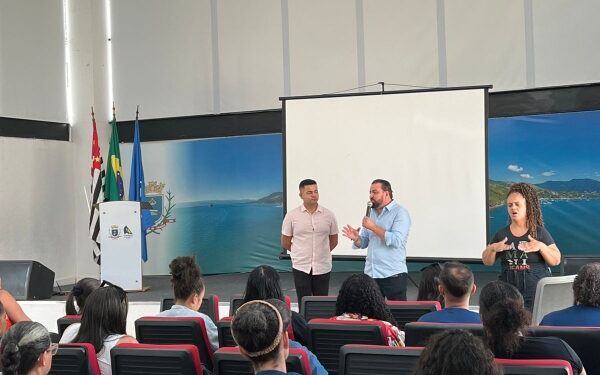 Auxiliares de Primeira Infância participam de formação sobre saúde emocional em Ilhabela
