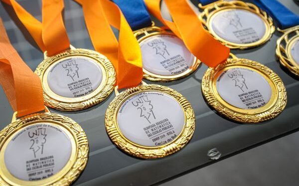 Dois alunos de Ilhabela são contemplados com medalha de bronze na 19ª OBMEP