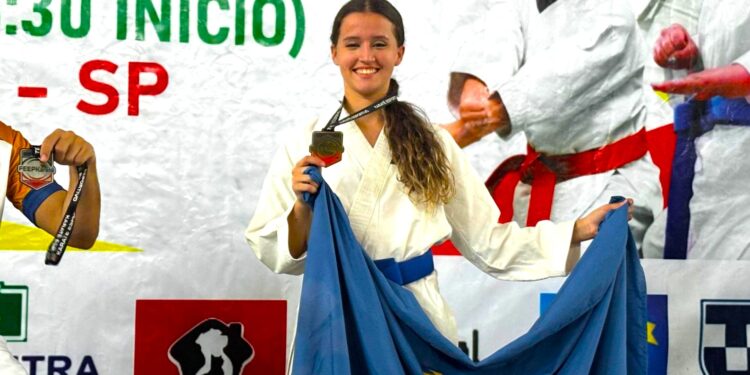 Equipe de Karatê Shotokan de Ilhabela conquista 13 medalhas na Copa Caçapava Open