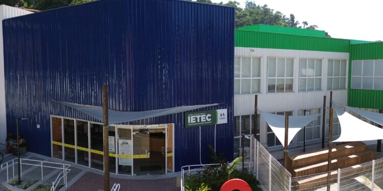 Ilhabela Escola Técnica (IETEC) abre pré-inscrição para curso de “Quick Massagem”