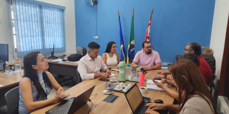 Ilhabela participa de reunião com Diretoria Regional de Ensino para fortalecer ações do Programa Alfabetiza Juntos