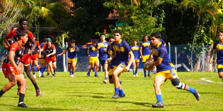 Jovens atletas de Ilhabela se destacam em competições de jiu-jitsu e rugby