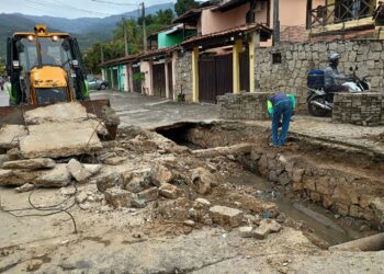 Prefeitura de Ilhabela realiza ampliação de curva na Barra Velha após incidente com caminhão de coleta de lixo