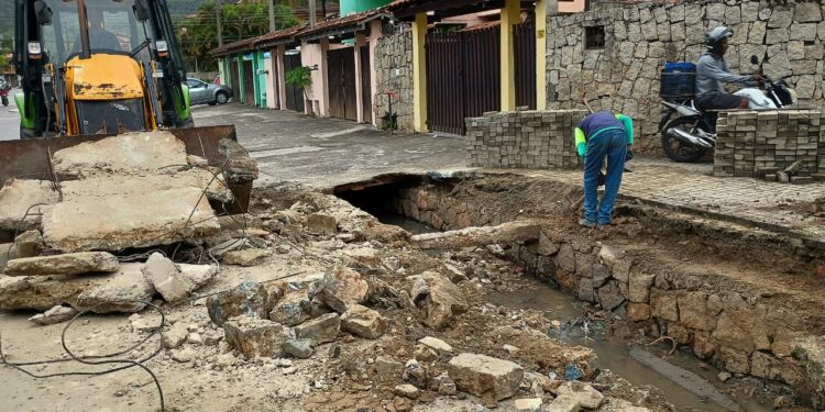 Prefeitura de Ilhabela realiza ampliação de curva na Barra Velha após incidente com caminhão de coleta de lixo