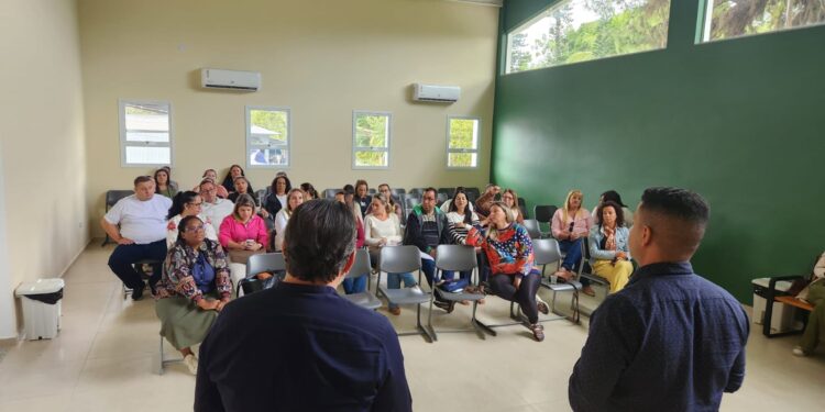 Rede Municipal de Ilhabela mira avanços na alfabetização e aprendizagem com metas definidas