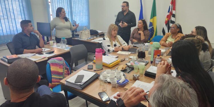 Secretaria de Educação de Ilhabela define metas para reta final do ano letivo