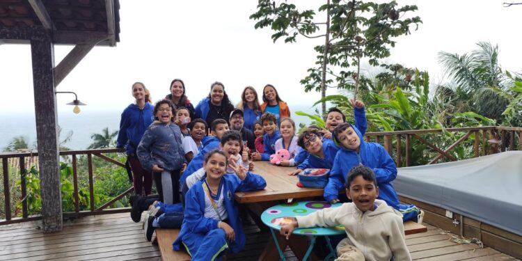 Secretaria de Educação de Ilhabela fortalece aprendizagem ambiental com visita da Escola Sebastião Leite ao VIVA Instituto