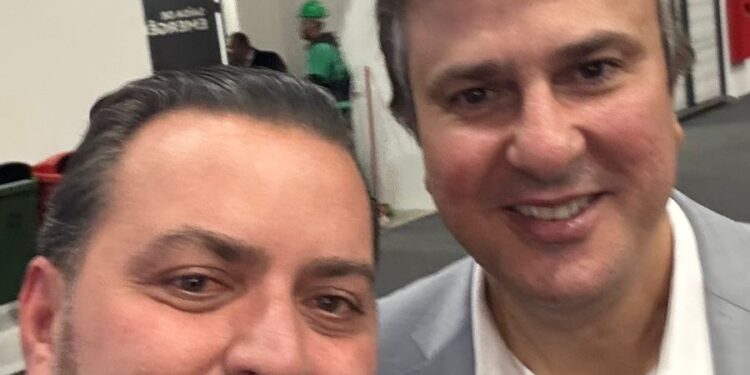 Secretário de Educação de Ilhabela se reúne com ministro Camilo Santana