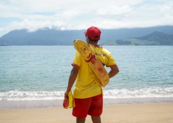Temporada de Verão 2026 Prefeitura de Ilhabela abre 20 vagas para Guarda-Vidas temporários