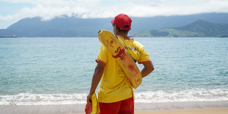 Temporada de Verão 2026 Prefeitura de Ilhabela abre 20 vagas para Guarda-Vidas temporários