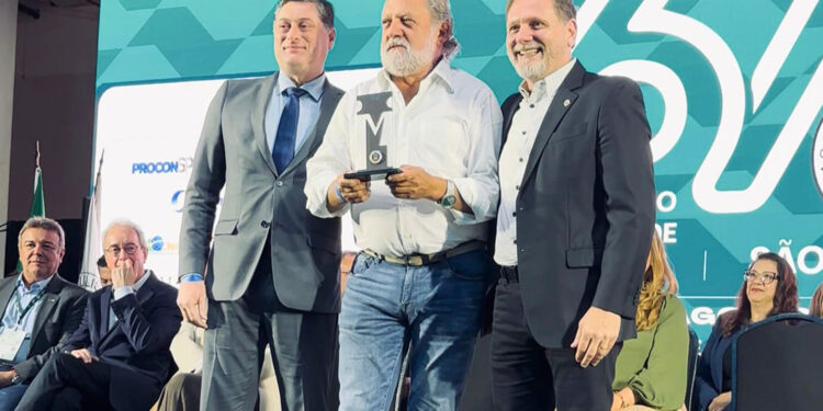 Toninho Colucci recebe pelo 3º ano consecutivo o Prêmio Governador Franco Montoro na categoria Fiscal