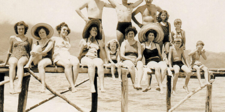 Livro resgata memória iconográfica de Ilhabela com fotos inéditas registradas  desde o começo do século 20