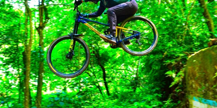 Ilhabela recebe etapa da Liga Paulista de Downhill em outubro