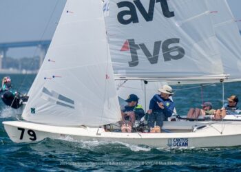 Jovens velejadores de Ilhabela conquistam pódio em campeonato internacional nos Estados Unidos