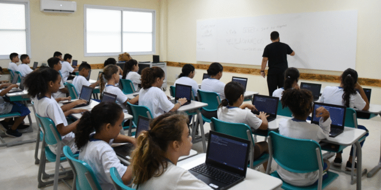 Alunos do Ensino Fundamental de Ilhabela farão provas do Saresp em novembro
