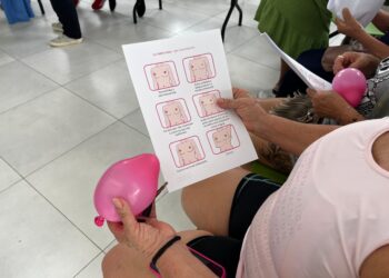 Campanha de Multivacinação mobiliza famílias em Ilhabela durante o Dia D