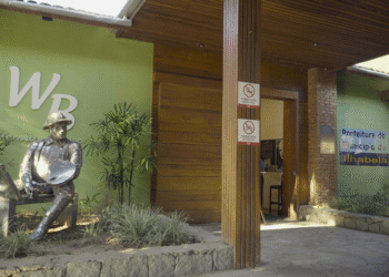 Centro Cultural da Vila recebe exposições artísticas que exaltam a natureza de Ilhabela