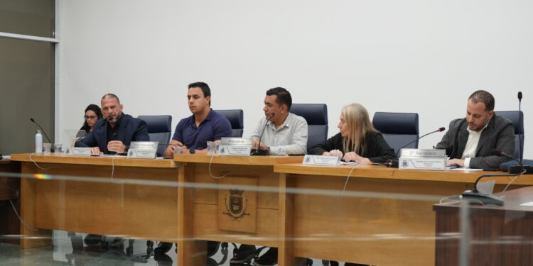 Audiência pública sobre a travessia de balsas reúne autoridades, vereadores e população em busca de soluções