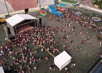 Dia das Crianças reúne milhares de pequenos no PEII da Barra Velha