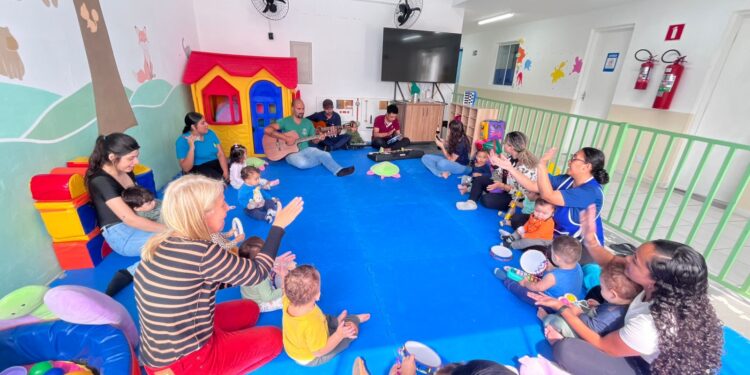 Escolas de Ilhabela desenvolvem projeto “Era uma vez… nossa infância”