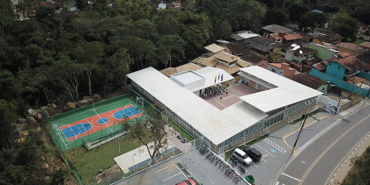 Pesquisa de intenção de matrícula nas Escolas Cívico-Municipais de Ilhabela segue até 24 de outubro