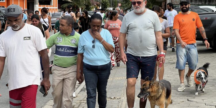 Prefeito Toninho Colucci reforça compromisso com a causa animal durante ação “Cuidar é Proteger” em Ilhabela