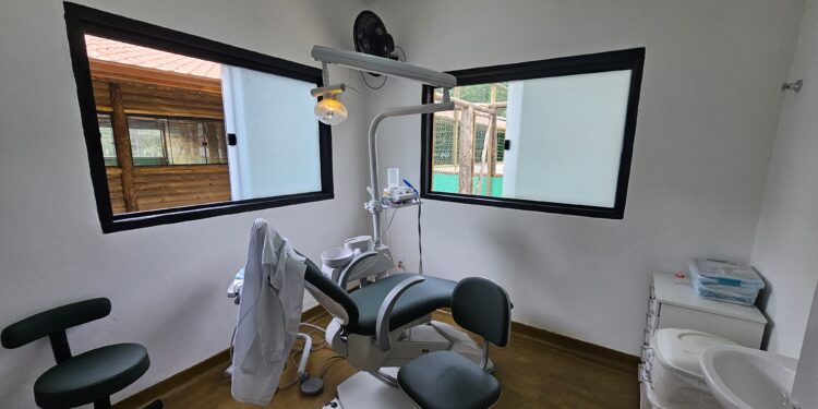 Após mais de 20 anos de reivindicação, prefeito Toninho Colucci entrega a nova UBS da Baía de Castelhanos