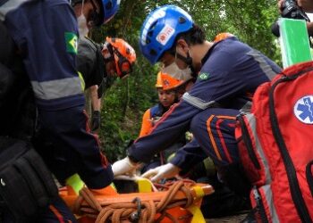Prefeitura de Ilhabela realiza simulado de evacuação no bairro do Camarão para fortalecer ações de prevenção a deslizamentos