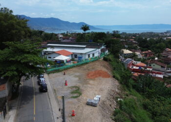 Prefeitura de Ilhabela transforma área inutilizada em espaço de lazer para alunos e comunidade