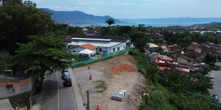 Prefeitura de Ilhabela transforma área inutilizada em espaço de lazer para alunos e comunidade