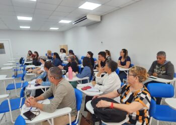 Professores das comunidades tradicionais de Ilhabela participam de formação