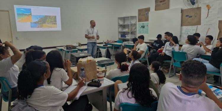 Além da Obra: Sabesp leva educação ambiental e debate saneamento básico com crianças em Ilhabela  
