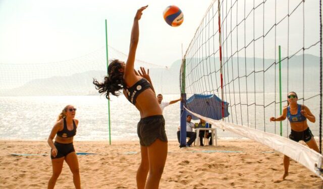 Arena Perequê recebe mais de 40 atletas na Copa Ilhabela de Vôlei de Praia 2025