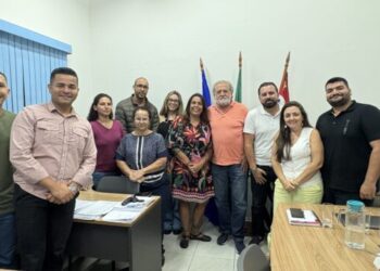 Colucci reforça compromisso com a Educação e anuncia novo concurso público em Ilhabela   