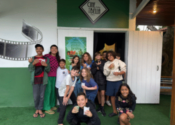 Curta produzido por alunos da E.M. José Antônio Verzegnassi emociona público em lançamento no Cine Villa Bella & Clube