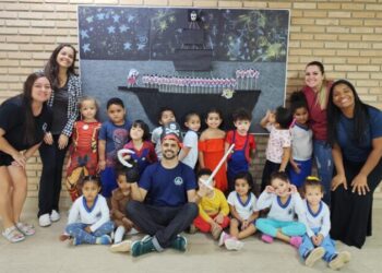 Escolas de Educação Infantil de Ilhabela apresentam feiras do projeto que resgata memórias da infância