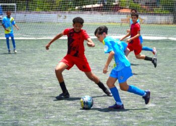 Festival Sub-13 movimenta campo do PEII e reúne mais de 100 atletas em Ilhabela