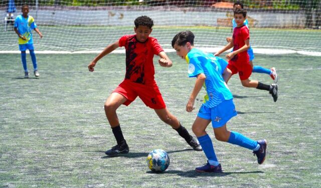 Festival Sub-13 movimenta campo do PEII e reúne mais de 100 atletas em Ilhabela