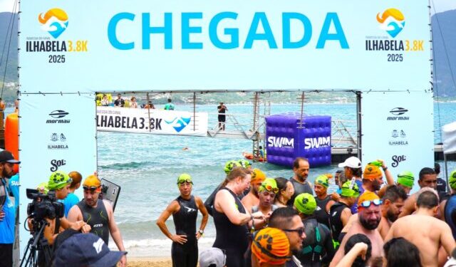 Ilhabela recebe a 12ª Travessia do Canal com quase mil nadadores e alto nível técnico