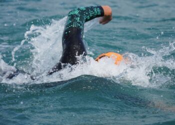 Ilhabela sedia 8ª etapa do Circuito Paulista de Águas Abertas 2025