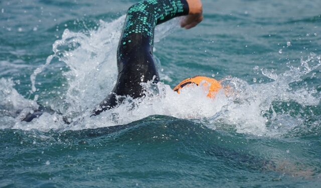 Ilhabela sedia 8ª etapa do Circuito Paulista de Águas Abertas 2025